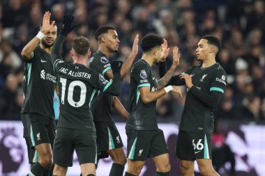 Liverpool 'dan Luis Daz, Premier League maçında takım arkadaşlarıyla maç yapma hedefini kutluyor. West Ham United Liverpool' a karşı Londra Stadyumu, Londra, İngiltere, 29 Aralık 2024