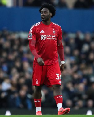 Nottingham Ormanı 'ndan Ola Aina Premier League maçı sırasında Everton, Nottingham Ormanı' na karşı Goodison Park, Liverpool, Birleşik Krallık, 29 Aralık 2024