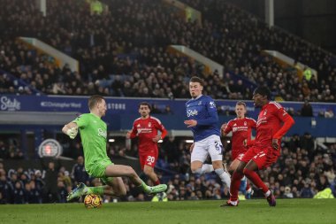 Everton 'dan Jordan Pickford, İngiltere' nin Liverpool kenti Goodison Park 'ta oynanan Premier League maçı sırasında Nottingham Ormanı' ndan Anthony Elanga 'nın attığı şutu kaydetti.