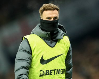 Tottenham Hotspur takımından James Maddison, Tottenham Hotspur 'a karşı Wolverhampton Wanderers maçında ısınıyor. Tottenham Hotspur Stadyumu, Londra, Birleşik Krallık, 29 Aralık 2024