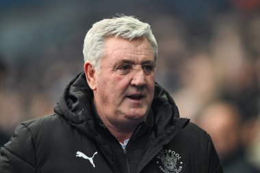 Steve Bruce, 21 Aralık 2024 'te Birmingham City' nin St. Andrew 's @ Knighthead Park, Birmingham' da Blackpool 'a karşı oynadığı Gökyüzü İddia Ligi 1 maçında Blackpool' un baş antrenörü.
