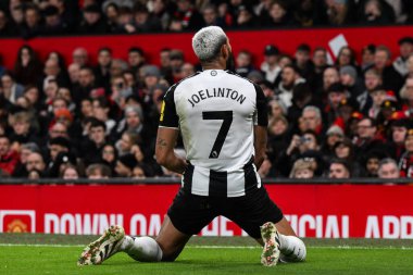 Newcastle United takımından Joelinton, 30 Aralık 2024 tarihinde Manchester United ile Newcastle United arasında oynanan Premier League maçında 0-2 'lik galibiyet golünü kutluyor.