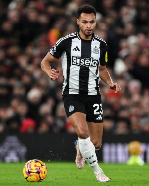 Newcastle United takımından Jacob Murphy, 30 Aralık 2024 'te Manchester United ile Newcastle United arasında oynanan Premier League maçında pas attı.