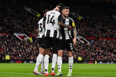 Newcastle United 'dan Alexander Isak, 30 Aralık 2024 tarihinde Manchester United ile Newcastle United' ın Old Trafford, Manchester, İngiltere 'de oynanan Premier League karşılaşmasında 0-1 kazanma hedefini kutluyor.