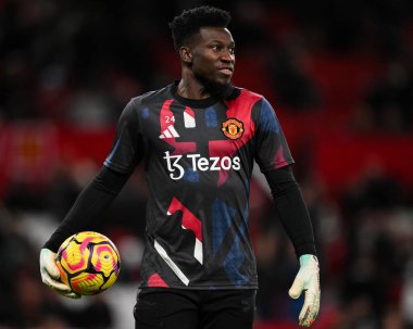 Manchester United 'dan Andr Onana 30 Aralık 2024 tarihinde Manchester United ile Newcastle United arasında oynanan Premier League karşılaşması öncesi ısınma maçında