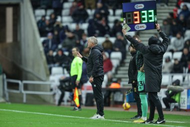 Sheffield United takımının teknik direktörü, 1 Ocak 2025 'te Sheffield United' a karşı oynanan Sky Bet Şampiyonası maçında takımına talimat verdi.