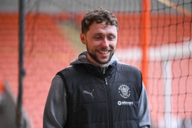 Blackpool 'dan Matthew Pennington, 1 Ocak 2025' te Bloomfield Road, Blackpool 'da oynanan Blackpool-Shrewsbury maçında Sky Bet 1' in önünde geldi.