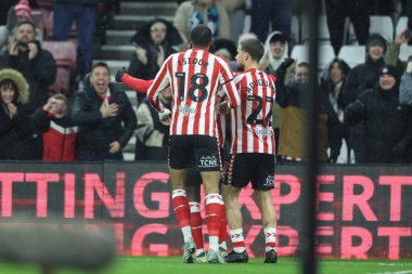 Sunderland 'dan Eliezer Mayenda, 1 Ocak 2025' te Sunderland-Sheffield United Stadyumu 'nda oynanan Sky Bet Şampiyonası maçında 1-0' lık galibiyet golünü kutluyor.