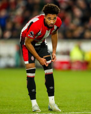 Brentford 'dan Kevin Schade, 1 Ocak 2025' te Londra 'daki Gtech Community Stadyumu' nda oynanan Premier League maçında Umbro çoraplarını çıkardı.