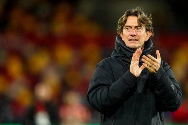Brentford 'dan Thomas Frank, 1 Ocak 2025' te İngiltere 'nin Londra kentinde oynanan The Gtech Community Stadyumu' nda Brentford-Arsenal maçı sonrasında takımların yenildiğini kabul ediyor.