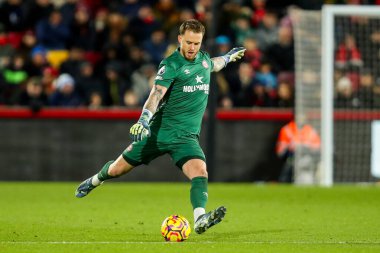 Brentford 'dan Mark Flekken, 1 Ocak 2025' te İngiltere 'deki Gtech Community Stadyumu' nda oynanan Premier League maçında Brentford-Arsenal maçında serbest atış yaptı.