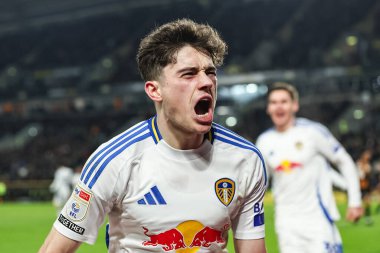 Leeds United takımından Daniel James, 4 Ocak 2025 'te MKM Stadyumu' nda Hull City ile Leeds United arasındaki Sky Bet Şampiyonası maçında 1-2 'lik galibiyetini kutluyor.