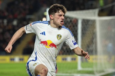 Leeds United takımından Daniel James, 4 Ocak 2024 'te MKM Stadyumu' nda Hull City ile Leeds United arasındaki Sky Bet Şampiyonası maçında 1-2 'lik galibiyetini kutluyor.
