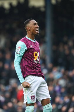 Burnley 'li Jaidon Anthony, 4 Ocak 2024' te Blackburn, İngiltere 'deki Ewood Park' ta Blackburn Rovers 'a karşı oynanan Sky Bet Şampiyonası' nda tam zamanlı ıslık çaldıktan sonra 1-0 'lık galibiyeti kutluyor.