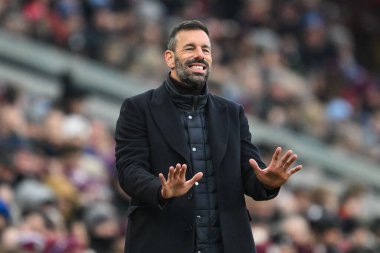 Leicester City 'nin Ruud van Nistelrooy Müdürü, 4 Ocak 2024' te İngiltere 'nin Birmingham kentinde oynanan Premier Lig karşılaşmasında Aston Villa-Leicester City maçında tepki gösterdi.