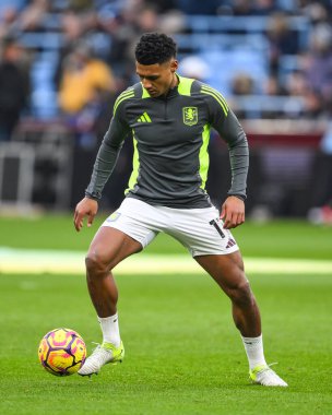 Aston Villa 'dan Ollie Watkins Premier Lig karşılaşması öncesinde İngiltere' nin Birmingham kentinde oynanan Villa-Leicester maçında 4 Ocak 2024 'te oynanan maç öncesi ısınma maçında