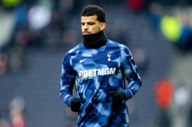 Tottenham Hotspur 'dan Dominic Solanke, Premier League karşılaşması öncesinde Tottenham Hotspur' a karşı Newcastle United Tottenham Hotspur Stadyumu 'nda 4 Ocak 2025' te ısındı.