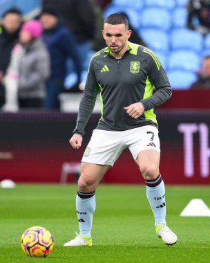 Aston Villa 'dan John McGinn Premier Lig karşılaşması öncesinde İngiltere' nin Birmingham kentinde oynanan Villa-Leicester maçında maç öncesi ısınma turunda