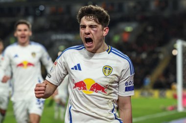 Leeds United takımından Daniel James, 4 Ocak 2025 'te MKM Stadyumu' nda Hull City ile Leeds United arasındaki Sky Bet Şampiyonası maçında 1-2 'lik galibiyetini kutluyor.