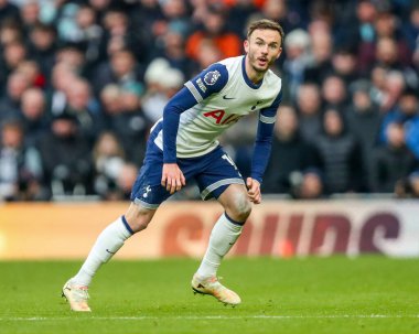 Tottenham Hotspur 'dan James Maddison Premier Lig maçında Tottenham Hotspur, Newcastle United' a karşı Tottenham Hotspur Stadyumu, Londra, İngiltere, 4 Ocak 2025