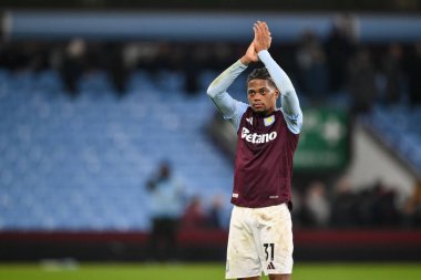 Aston Villa 'dan Leon Bailey, Premier Lig maçının sonunda taraftarları alkışlıyor: Aston Villa - Leicester City Villa Park, Birmingham, İngiltere, 4 Ocak 2025