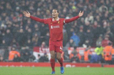 Liverpool 'dan Virgil van Dijk, 5 Ocak 2025' te Anfield, Liverpool, Birleşik Krallık 'ta oynanan Premier League maçında tepki gösterdi.