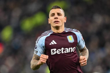 Aston Villa takımından Lucas Digne Premier Lig maçında Aston Villa, Leicester City 'ye karşı Villa Park, Birmingham, Birleşik Krallık, 4 Ocak 2024