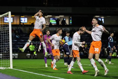 Blackpool 'dan Jordan Lawrence-Gabriel, 4 Ocak 202' de Adams Park, High Wycombe, Birleşik Krallık 'ta Wycombe Wanderers' a karşı oynanan Sky Bet 1 maçında 1-1 'lik galibiyet golünü kutluyor.