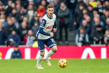 Tottenham Hotspur 'dan James Maddison Premier League maçında Tottenham Hotspur' a karşı Newcastle United 'ın Tottenham Hotspur Stadyumu, Londra, İngiltere, 4 Ocak 2025