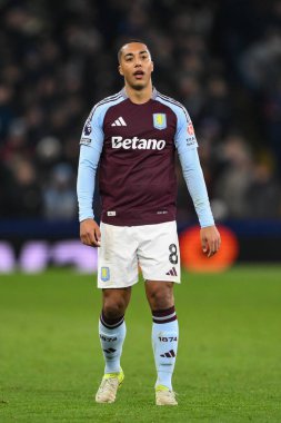 Aston Villa takımından Youri Tielemans Premier Lig maçında Aston Villa, Leicester City 'ye karşı Villa Park, Birmingham, Birleşik Krallık, 4 Ocak 2024