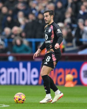 Leicester City 'den Harry Winks, 4 Ocak 2024' te İngiltere 'nin Birmingham kentinde oynanan Premier Lig karşılaşmasında Aston Villa, Leicester City' ye karşı.
