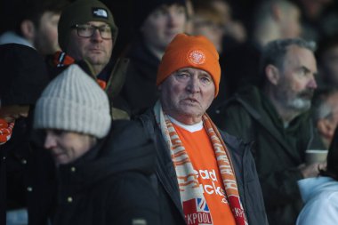Blackpool taraftarları, 4 Ocak 2024 'te Adams Park, High Wycombe, İngiltere' de Wycombe Wanderers 'a karşı oynanan Sky Bet 1 karşılaşmasında Wycombe Wanderers ile karşılaştı.