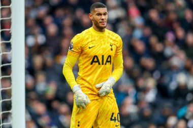 Tottenham Hotspur 'dan Brandon Austin, Tottenham Hotspur' a karşı Newcastle United 'ın 4 Ocak 2025' te Londra 'daki Tottenham Hotspur Stadyumu' nda oynanan Premier League karşılaşmasında tepki gösterdi.