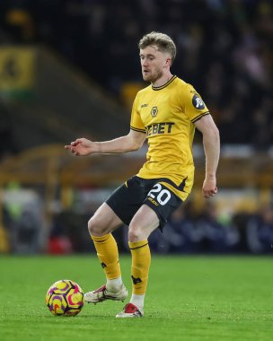 Wolverhampton Wanderers takımının oyuncusu Tommy Doyle Premier League maçında Wolverhampton Wanderers, Nottingham Ormanı 'na karşı Molineux, Wolverhampton, Birleşik Krallık, 6 Ocak 2025