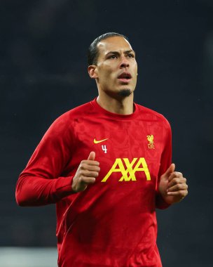 Liverpool 'dan Virgil van Dijk Carabao Kupası yarı finalleri öncesinde Tottenham Hotspur' a karşı Liverpool Tottenham Hotspur Stadyumu, Londra, Birleşik Krallık, 8 Ocak 2025