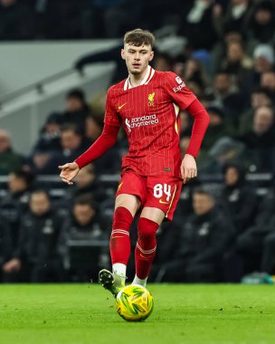 Liverpool 'dan Conor Bradley, 8 Ocak 2025' te Londra 'daki Tottenham Hotspur Stadyumu' nda oynanan Carabao Kupası Yarı Finali 'nde Tottenham Hotspur' a karşı Liverpool