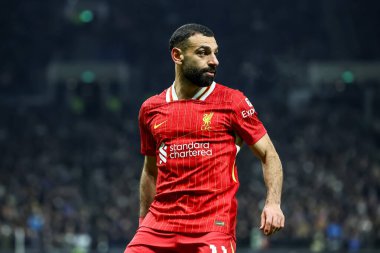Liverpool 'dan Mohamed Salah, 8 Ocak 2025' te Londra 'daki Tottenham Hotspur Stadyumu' nda oynanan Carabao Kupası Yarı Finali 'nde birinci bacak Tottenham Hotspur' a karşı Liverpool maçında çarpışacak.