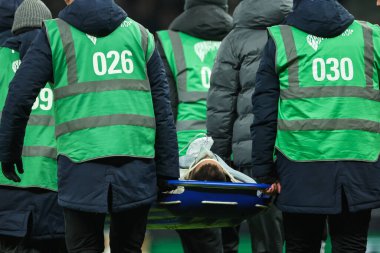 Tottenham Hotspur 'dan Rodrigo Bentancur, 8 Ocak 2025' te Londra 'daki Tottenham Hotspur Stadyumu' nda oynanan Carabao Kupası Yarı Finali 'nde sahadan ayrılıyor.