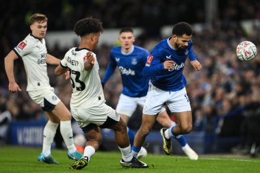 Peterborough United takımından James Dornelly, 9 Ocak 2025 tarihinde İngiltere 'nin Liverpool kentinde Goodison Park' ta oynanan Emirlikler Kupası 3. tur karşılaşmasında Everton ve Peterborough United 'ı yendi.