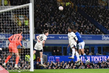 Peterborough United takımından Emmanuel Fernandez, 9 Ocak 2025 tarihinde İngiltere 'nin Liverpool kentinde Goodison Park' ta oynanan 3.