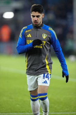 Leeds United takımından Malikane Solomon, 11 Ocak 2025 'te Birleşik Krallık' ın Leeds şehrinde oynanan 3. Rauntta oynanan Emirlikler Kupası karşılaşmasında ısınma turunda Leeds United ile Harrogate Town karşı karşıya geldi.