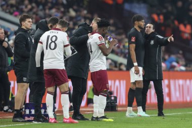 West Ham United 'ın baş antrenörü Graham Potter, Birleşik Krallık' ın başkenti Birmingham 'daki Villa Park' ta oynanan ve Aston Villa 'nın Batı Ham United' a karşı oynadığı 3.