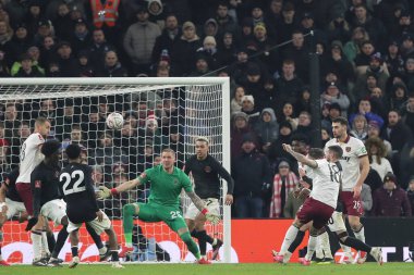 West Ham United takımından Danny Ings, 10 Ocak 2025 'te Birmingham, Birleşik Krallık' taki Villa Park 'ta oynanan 3.