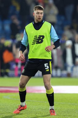 Maç öncesi ısınma oturumunda Harrogate Town 'dan Jasper Moon, 11 Ocak 2025 tarihinde Birleşik Krallık' ın Leeds Road kentinde oynanan 3.