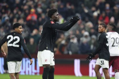 Aston Villa takımından Amadou Onana, 10 Ocak 2025 'te Birmingham, Villa Park' ta oynanan 3. Aston Villa-West Ham United karşılaşmasında 1-1 kazanma hedefini kutluyor.
