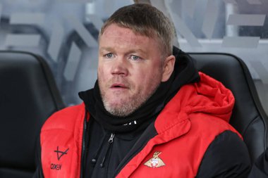 Doncaster Rovers 'ın Grant McCann teknik direktörü Emirates FA Cup 3. Raunt karşılaşmasında Hull City, Doncaster Rovers' a karşı MKM Stadyumu, Hull, İngiltere, 12 Ocak 2025