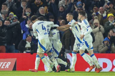 Leeds United takımından Largie Ramazani, 11 Ocak 2025 tarihinde İngiltere 'nin Leeds kentinde oynanan 3. Lig Lig Ligi karşılaşmasında 1-0' lık galibiyet golünü kutluyor.