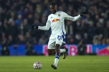 Leeds United takımından Josuha Guilavogui, 11 Ocak 2025 tarihinde Elland Road, Leeds, İngiltere 'de oynanan 3.
