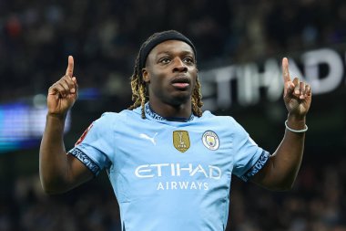 Manchester City 'den Jrmy Doku, 11 Ocak 2025 tarihinde Etihad Stadyumu' nda oynanan ve Manchester City ile Salford City arasında oynanan 3.