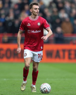 Bristol City 'den Scott Twine, 11 Ocak 2025 tarihinde İngiltere' nin Bristol şehrinde oynanan Bristol City-Wolverhampton Wanderers maçında 3. tur karşılaşmasında sahada.